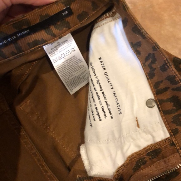 Banana Republic Cheetah 🐆 Jean - Picture 3 of 5